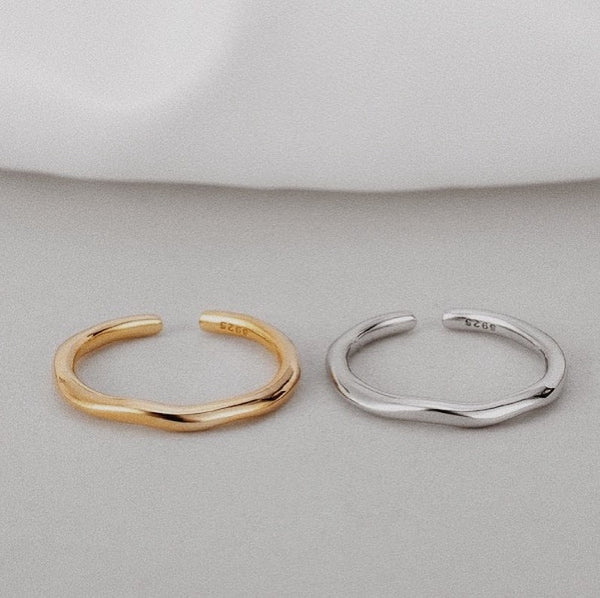 MINIMALIST RING