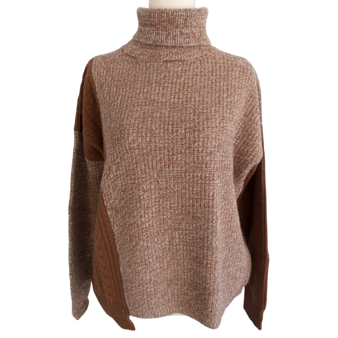 TWIST JOINT SWEATER